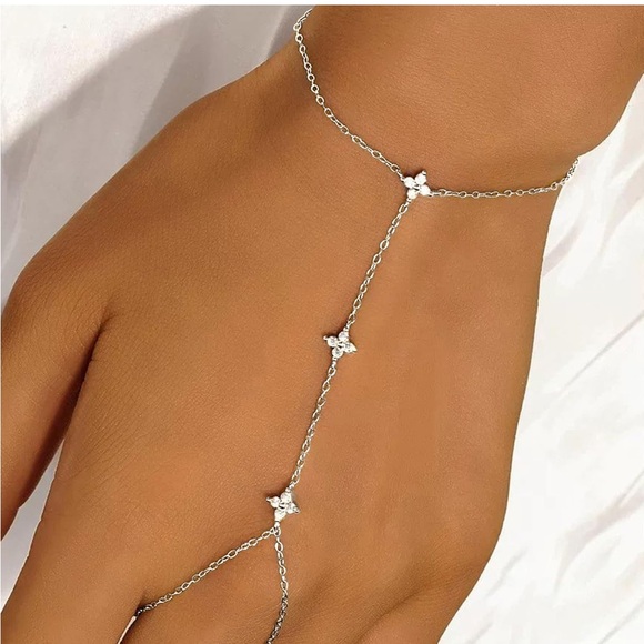 925 Sterling Silver Elegant Hand Chain Bracelet - Picture 1 of 5